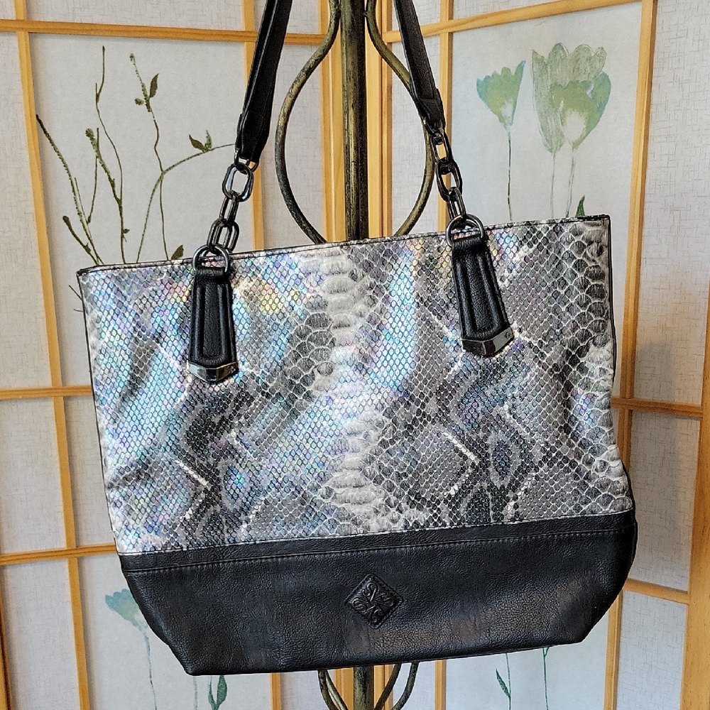 Vera Wang tote